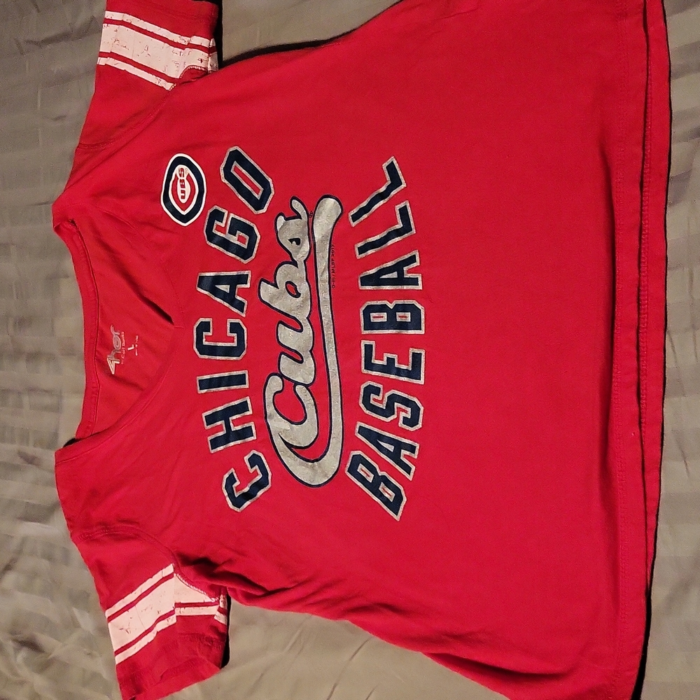 Chicago Cubs T-Shirt Red with Blue & Silver lettering & distressed white stripes